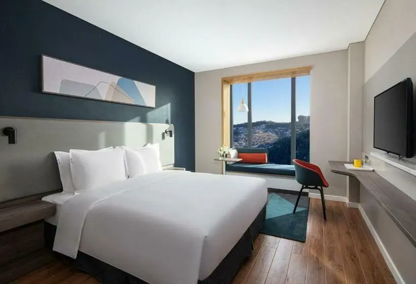 キングサイズベッドのスタンダードルーム, Holiday Inn Express Chengde Park View, An Ihg