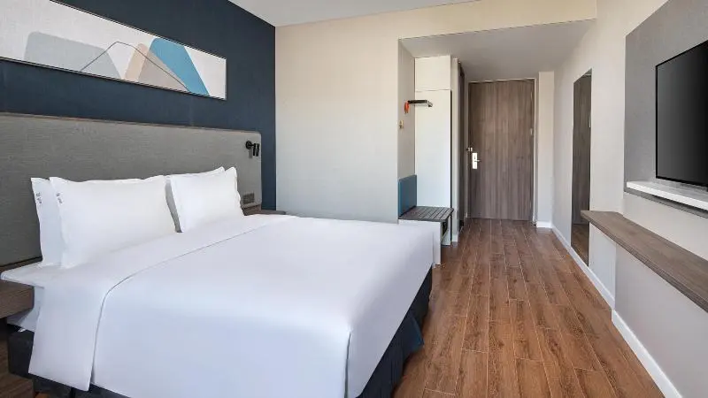 キングサイズベッドのスタンダードルーム, Holiday Inn Express Chengde Park View, An Ihg