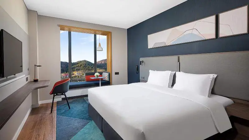 キングサイズベッドのスタンダードルーム, Holiday Inn Express Chengde Park View, An Ihg
