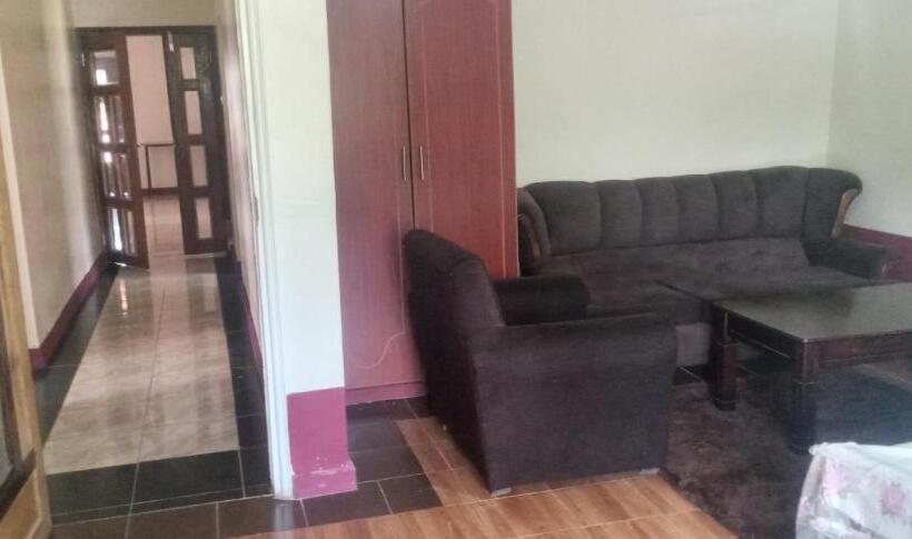 استودیوی استاندارد, The Crown Place