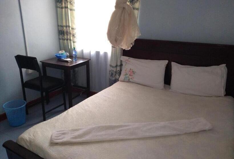 اتاق استاندارد, The Crown Place