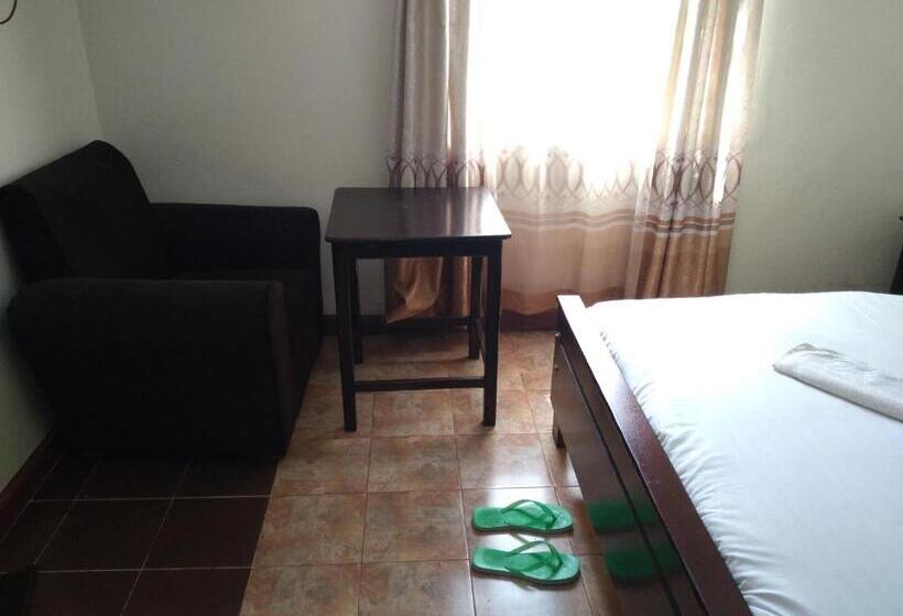 اتاق سوپریور, The Crown Place