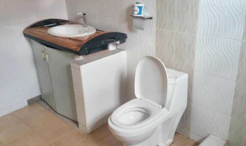 استودیوی استاندارد, The Crown Place