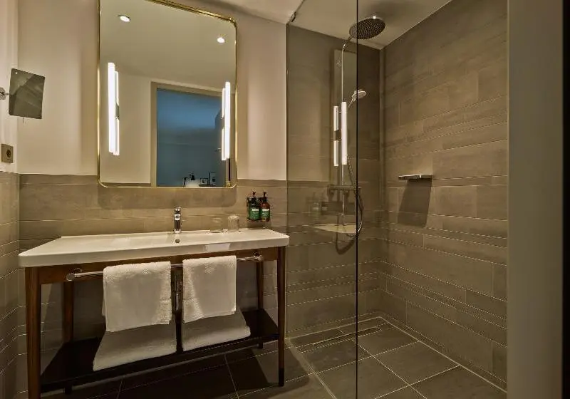 سوئیت با تخت بزرگ, Voco The Hague, An Ihg
