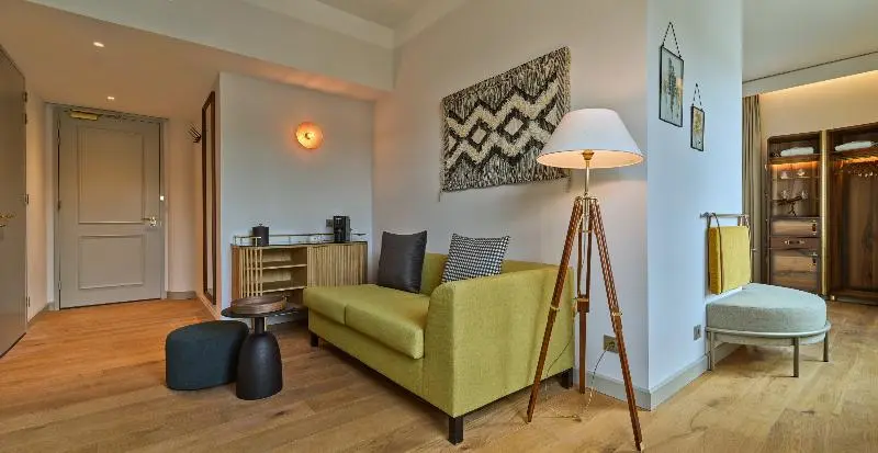 سوئیت با تخت بزرگ, Voco The Hague, An Ihg