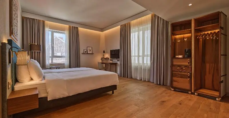 سوئیت با تخت بزرگ, Voco The Hague, An Ihg