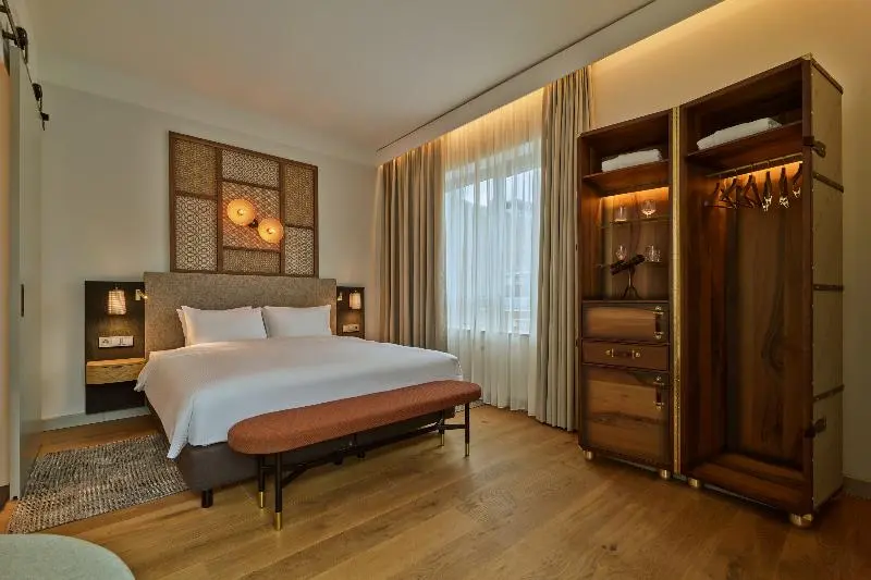 سوئیت با تخت بزرگ, Voco The Hague, An Ihg