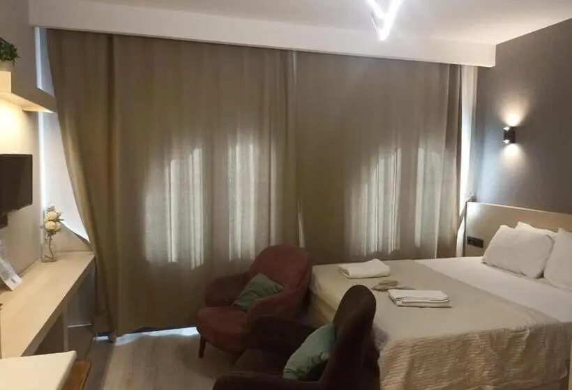 プールの見えるスーペリアルーム, Doğan Palace