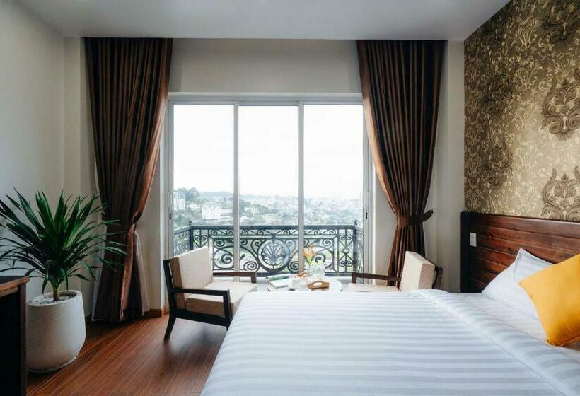 اتاق لوکس خانوادگی, La Pense E Hotel   Dalat