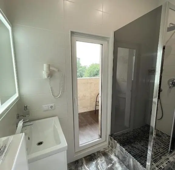 Cameră Triplă Standard cu Balcon, Levanevsky