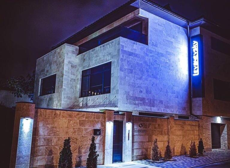 ビラホテル１ベッドルーム, Levanevsky