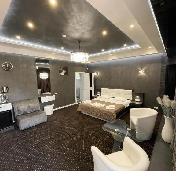 Suite cu Terasă, Levanevsky