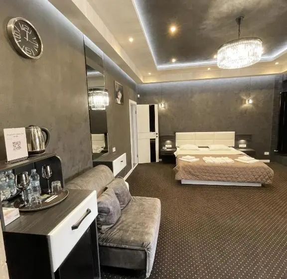 Suite cu Terasă, Levanevsky
