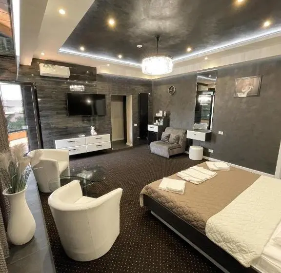 Suite cu Terasă, Levanevsky