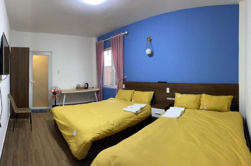 اتاق استاندارد چهار تخته, My House