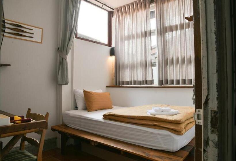 חדר יחיד בסיסי, Velawarin