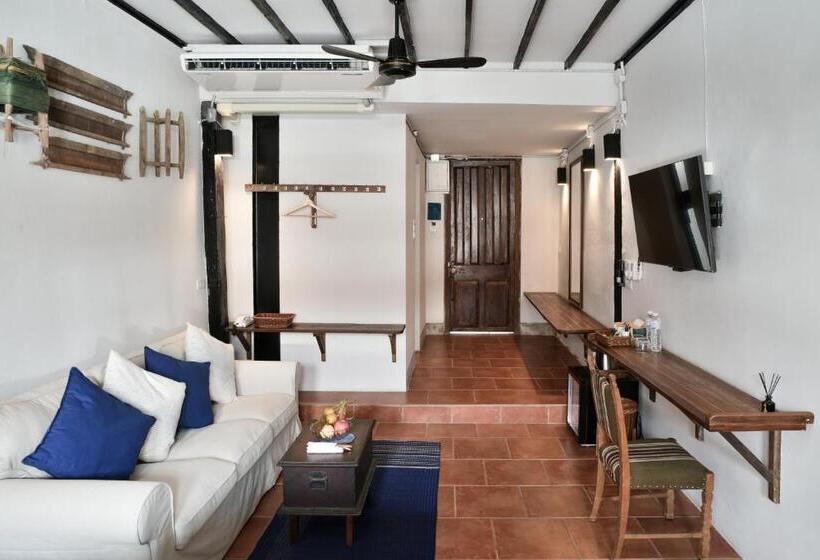 חדר דלוקס, Velawarin