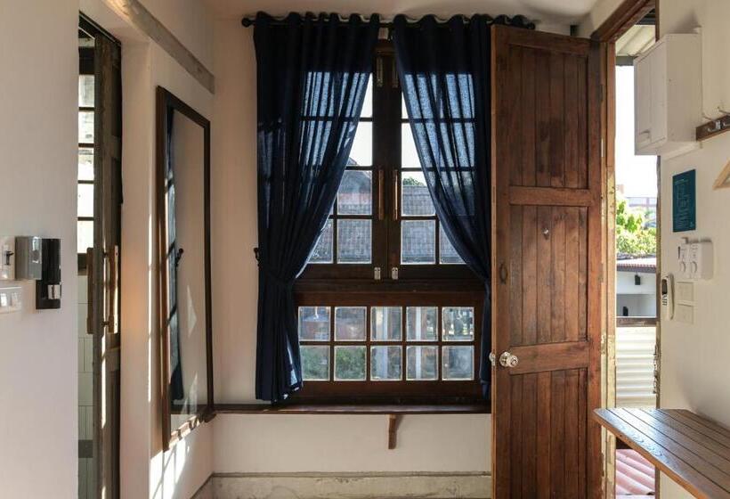 סוויטת ג'וניור, Velawarin