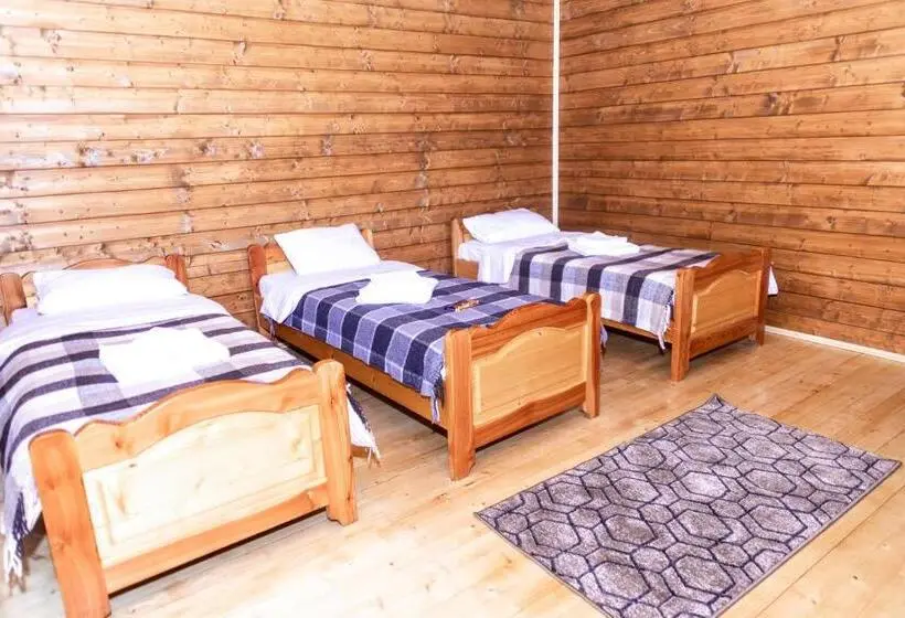 トリプルクラシックルーム, Wood House