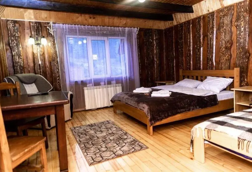 スタンダードトリプルルーム, Wood House