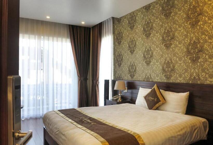 اتاق استاندارد با تخت بزرگ, La Pense E Hotel   Dalat