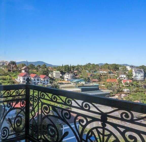 اتاق استاندارد با تخت بزرگ, La Pense E Hotel   Dalat