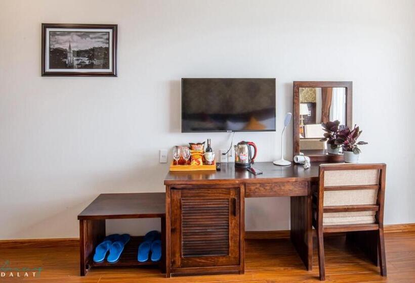 اتاق استاندارد, La Pense E Hotel   Dalat