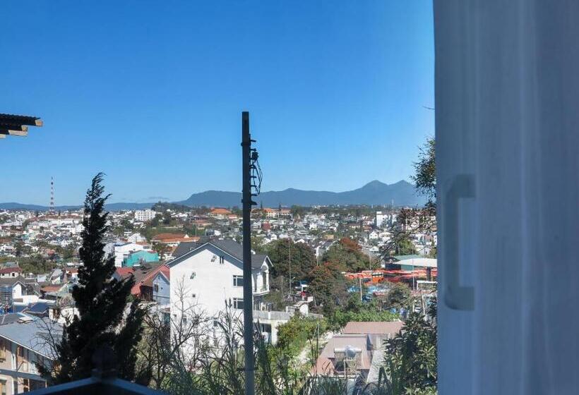 اتاق خانوادگی با چشم‌انداز کوه, La Pense E Hotel   Dalat