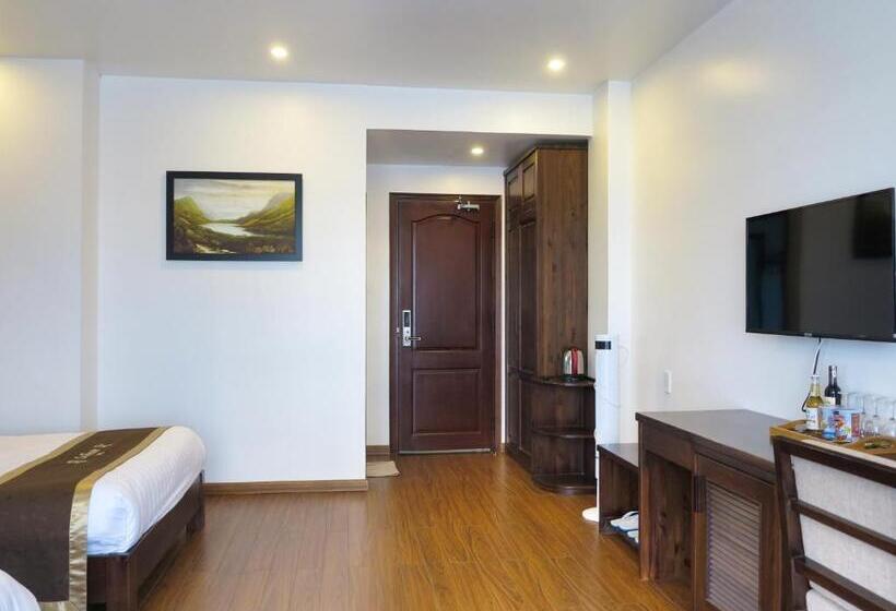 اتاق خانوادگی با چشمانداز کوه, La Pense E Hotel   Dalat