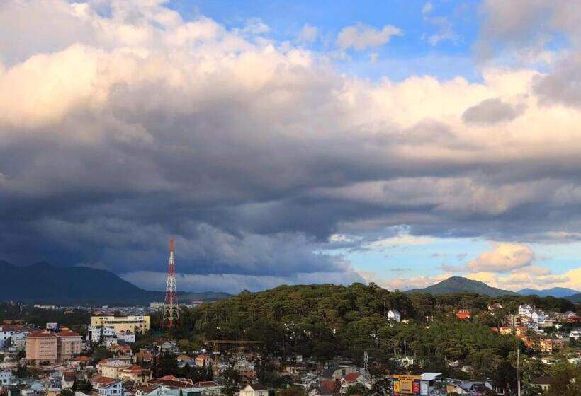 اتاق خانوادگی با چشمانداز کوه, La Pense E Hotel   Dalat