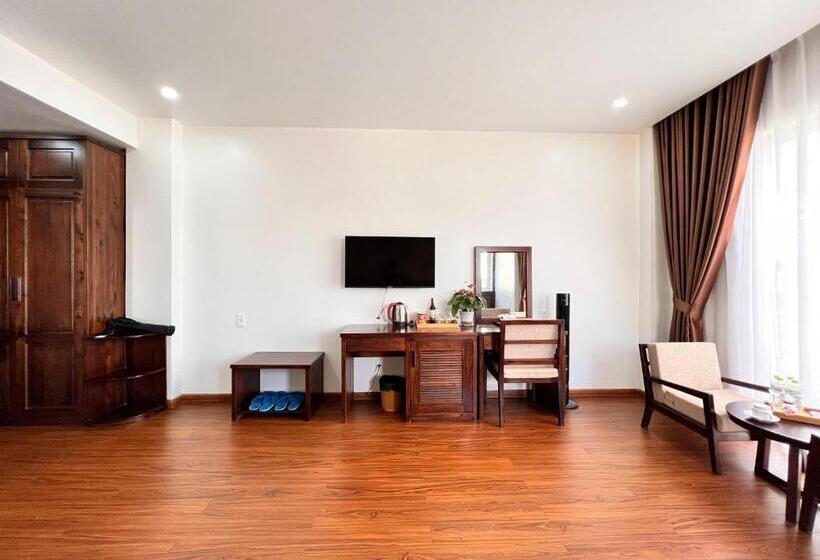 اتاق خانوادگی با چشمانداز کوه, La Pense E Hotel   Dalat