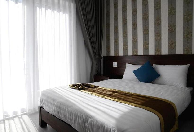 اتاق استاندارد با بالکن, La Pense E Hotel   Dalat
