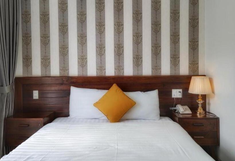اتاق استاندارد با بالکن, La Pense E Hotel   Dalat
