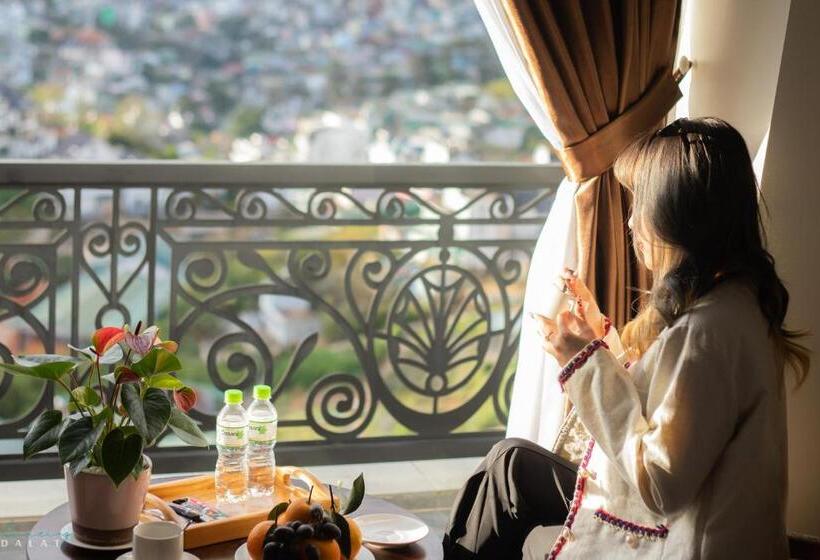 اتاق استاندارد با تخت بزرگ, La Pense E Hotel   Dalat