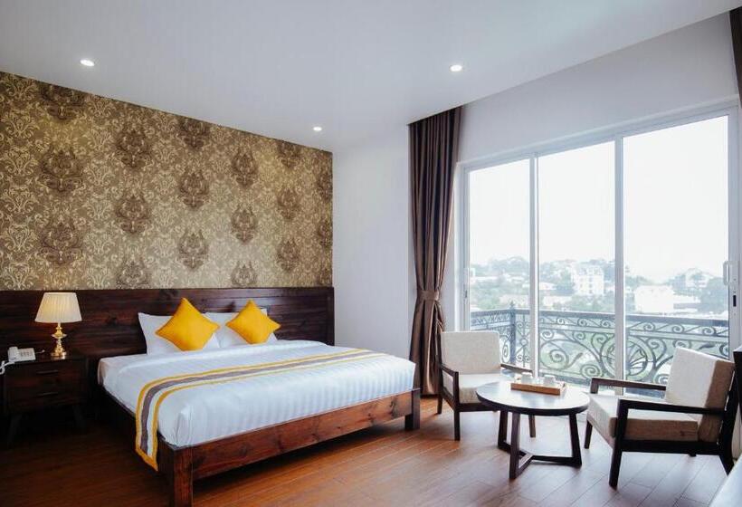 اتاق استاندارد با تخت بزرگ, La Pense E Hotel   Dalat