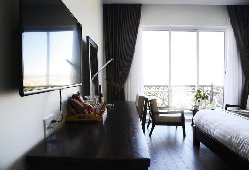 اتاق استاندارد با تخت بزرگ, La Pense E Hotel   Dalat