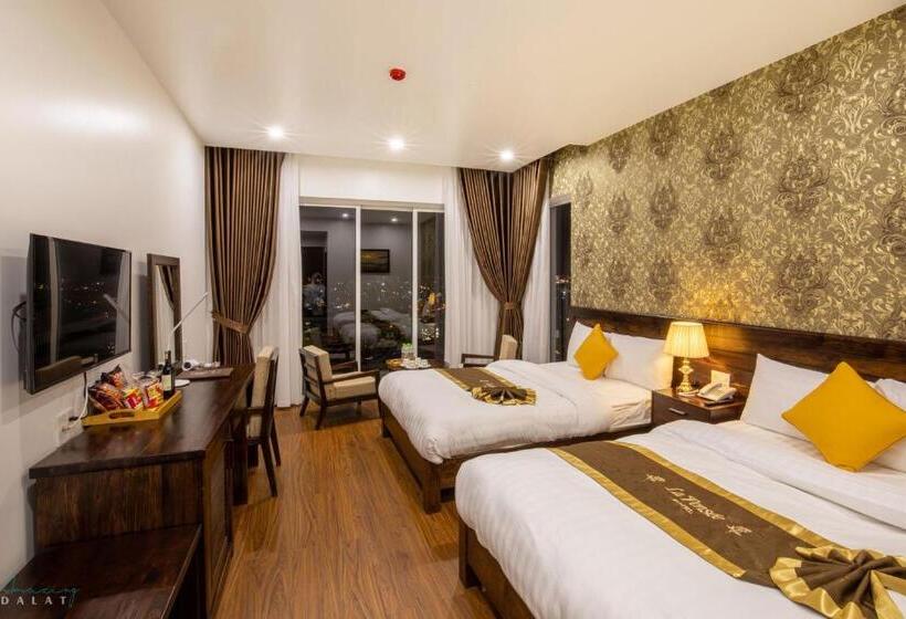 اتاق خانوادگی با چشمانداز کوه, La Pense E Hotel   Dalat