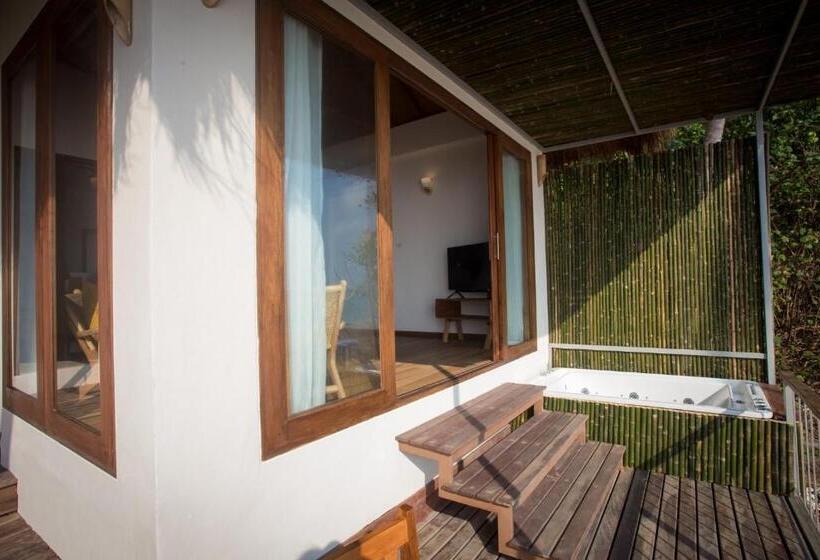 キングサイズベッドのスイートルーム, The Nest Private Beach Resort