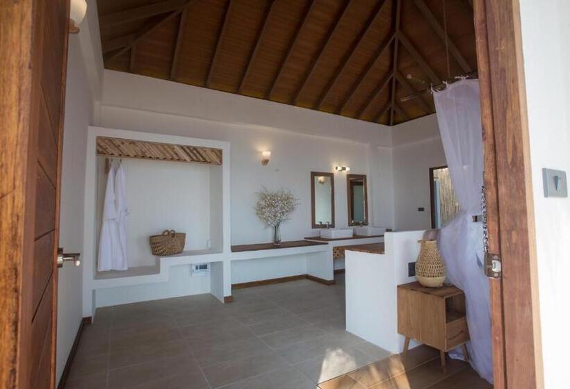 キングサイズベッドのスイートルーム, The Nest Private Beach Resort