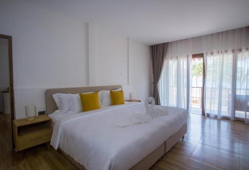 オーシャンビューデラックスルームバルコニー付き, The Nest Private Beach Resort