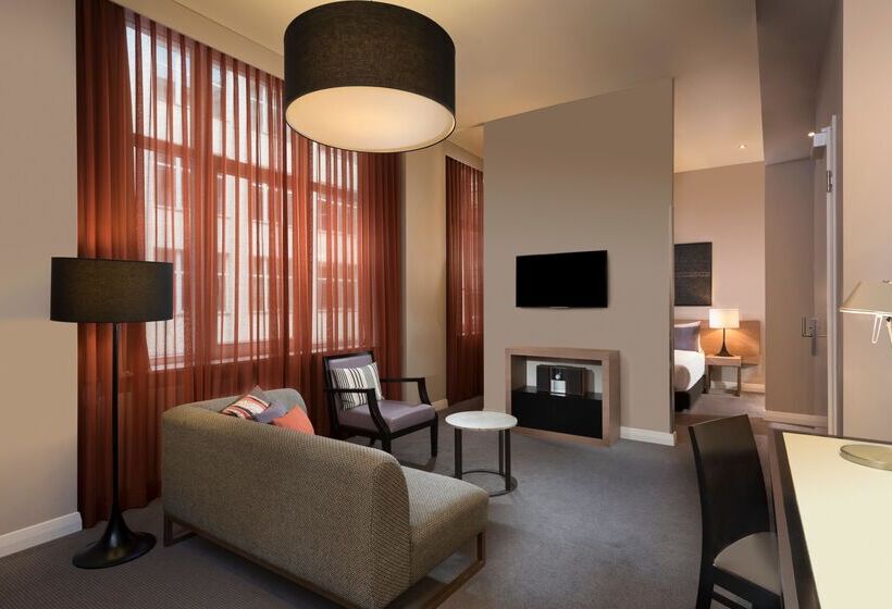 استودیوی استاندارد, Adina Apartment Hotel Berlin Checkpoint Charlie