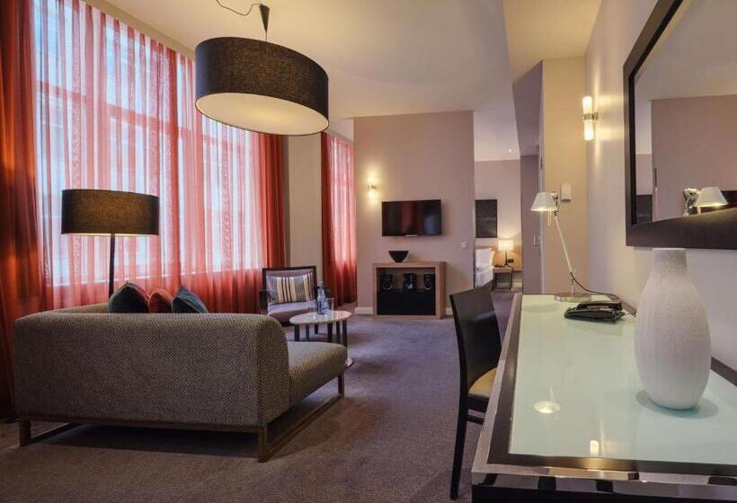 استودیوی استاندارد, Adina Apartment Hotel Berlin Checkpoint Charlie
