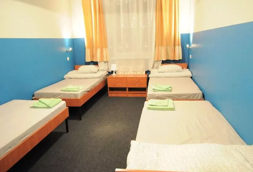 Standard Neljän Hengen Huone, Freedom Hostel
