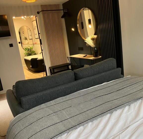 سوییت با چشم‌انداز باغ, Abbey Court Guest House