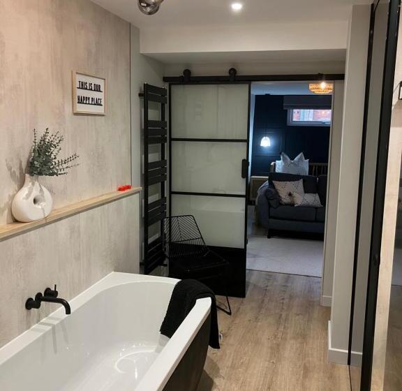 סוויטה נוף לגינה, Abbey Court Guest House