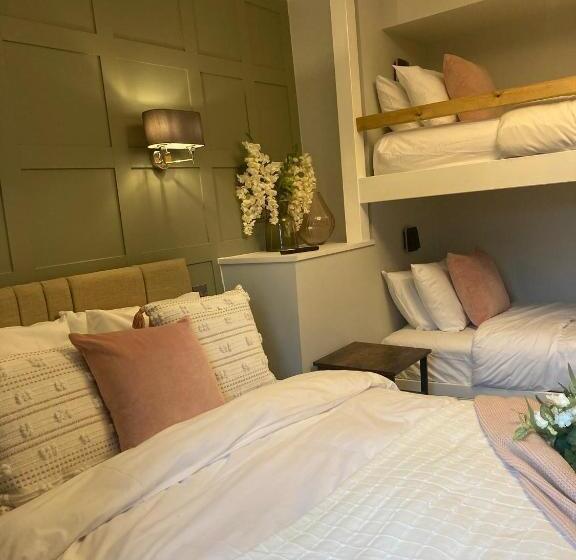 חדר משפחתי דלוקס, Abbey Court Guest House