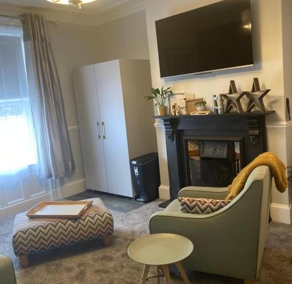 דירת חדר בקומת קרקע, Abbey Court Guest House