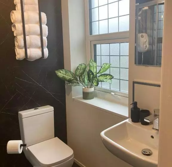 デラックスファミリールーム, Abbey Court Guest House