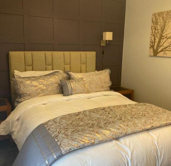 דירת חדר בקומת קרקע, Abbey Court Guest House