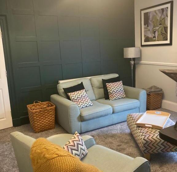 דירת חדר בקומת קרקע, Abbey Court Guest House